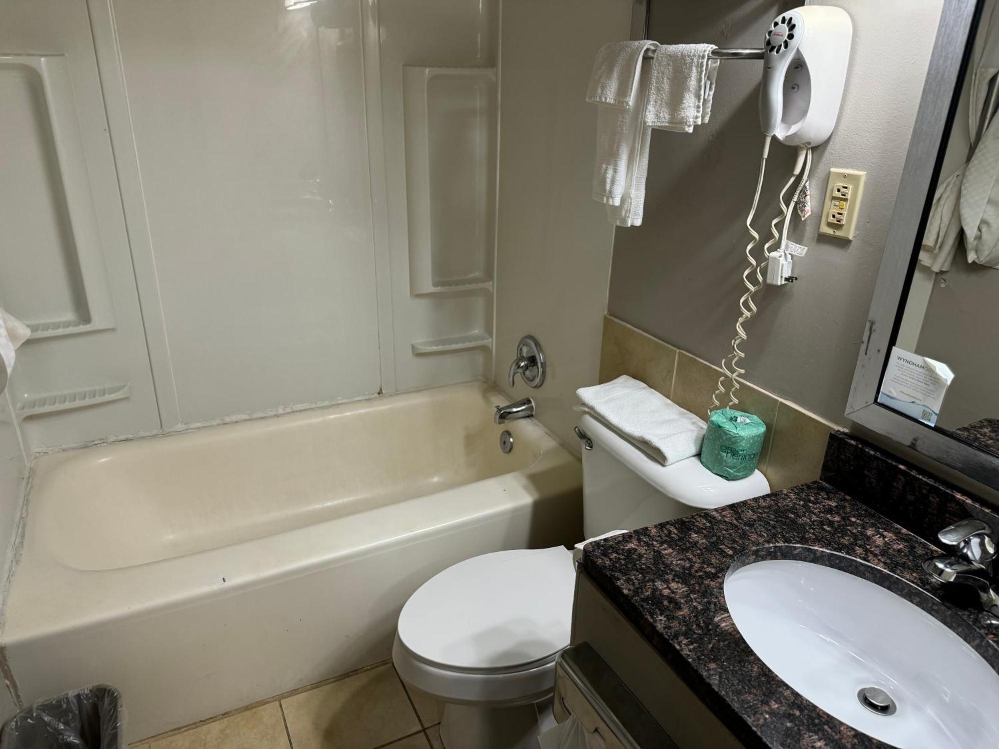 South Ridge Inn North Ridgeville Bagian luar foto
