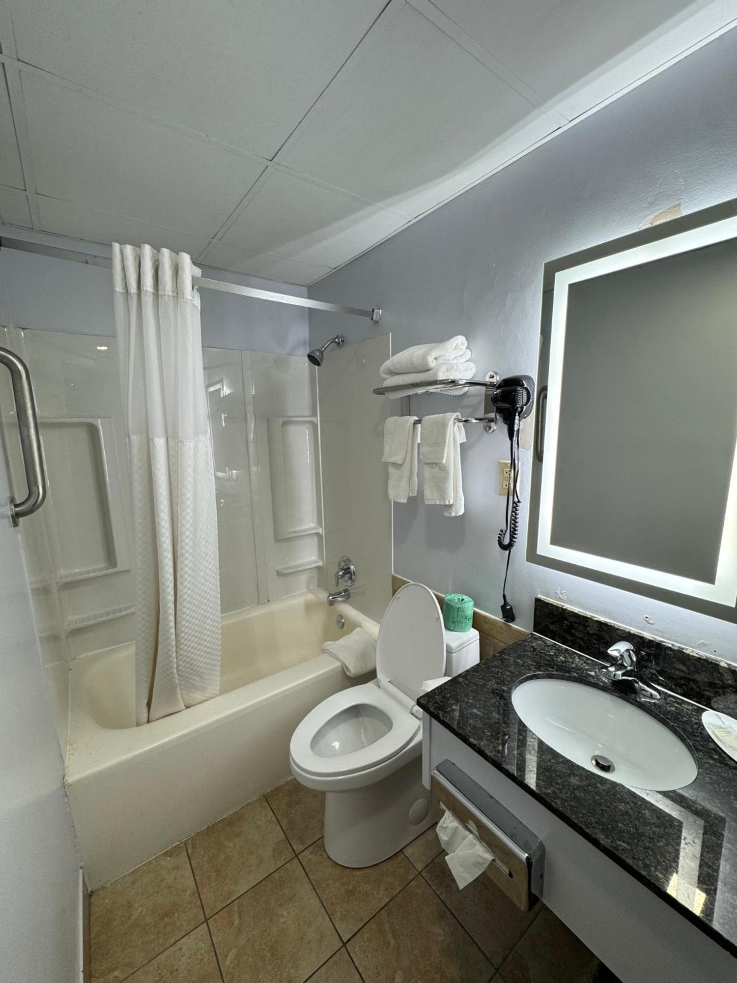 South Ridge Inn North Ridgeville Bagian luar foto